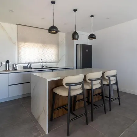 فيلة Deja Blu With Private Pool Kalogrea