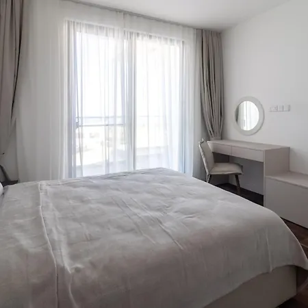 Villa Stunning Bahceli With Private Pool Kalogrea