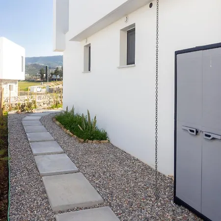 Stunning Bahceli With Private Pool Kalogrea