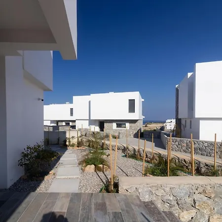 Villa Stunning Bahceli With Private Pool Kalogrea