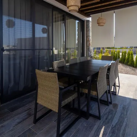 Stunning Bahceli With Private Pool Kalogrea