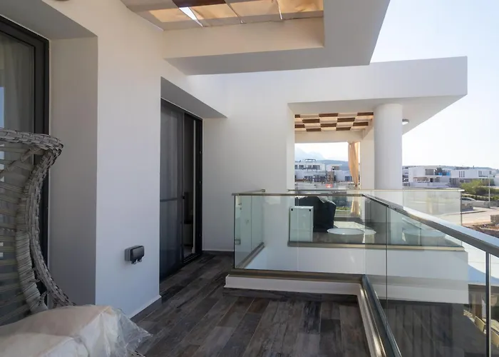 Deja Blu With Private Pool * Kalogrea