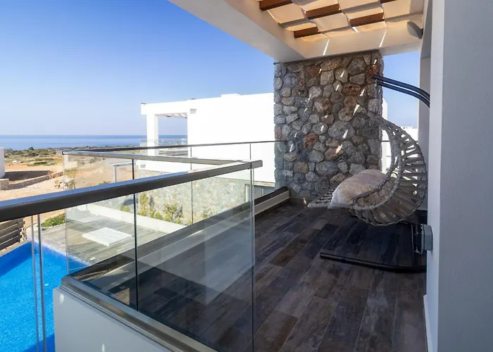 Deja Blu With Private Pool * Kalogrea